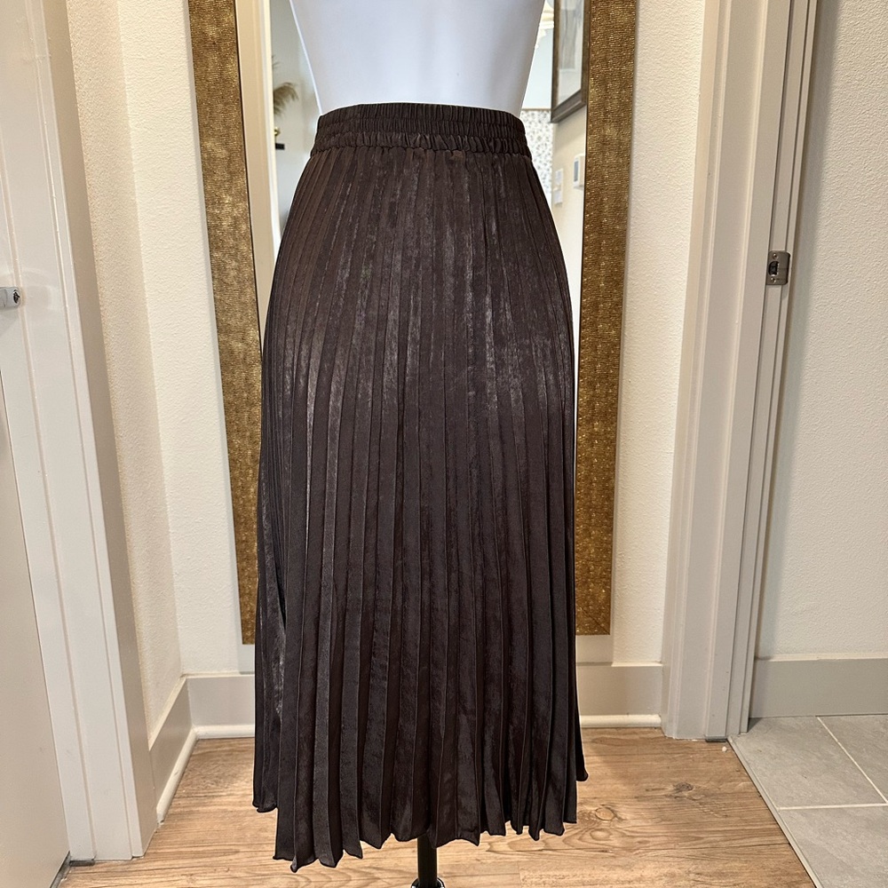 Elegant Brown Pleated Skirt